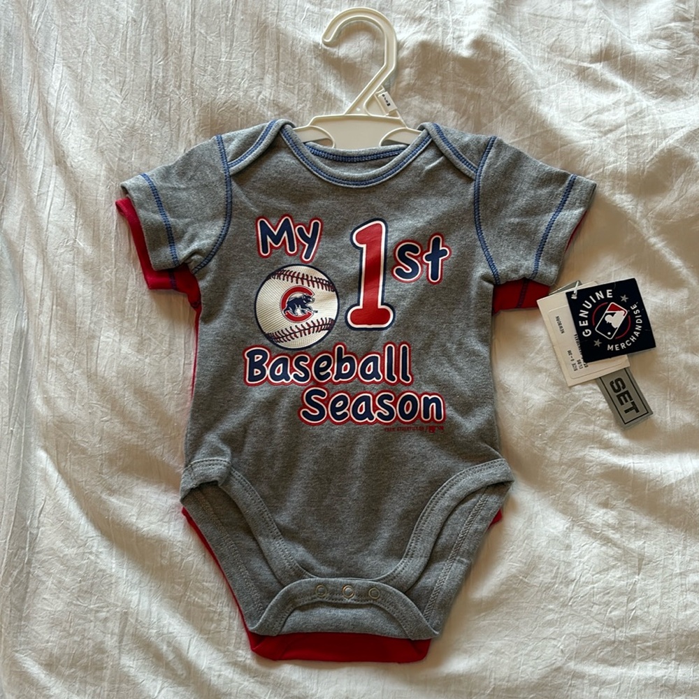 Brand New Cubs Baby Onesie Set